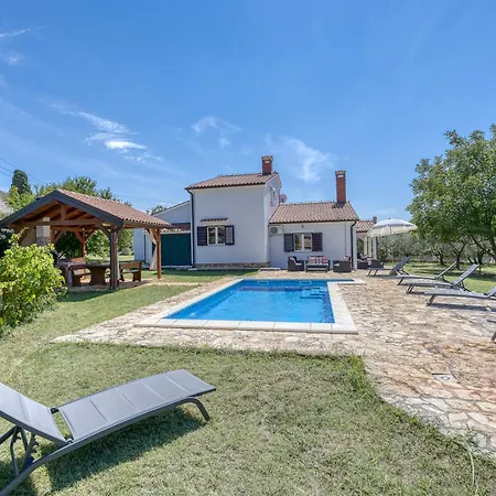 Tatil Evi Pool House Robertino - Happy