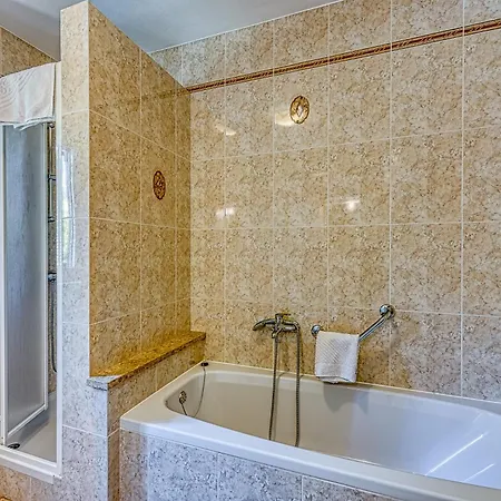 Casa vacanze Pool House Robertino - Happy