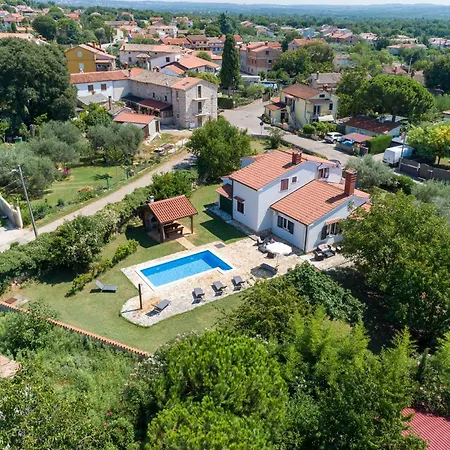 Pool House Robertino - Happy Tatil Evi Tar-Vabriga