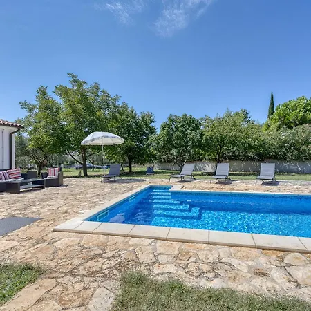 Pool House Robertino - Happy