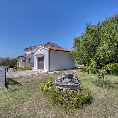 Pool House Robertino - Happy Tatil Evi Tar-Vabriga