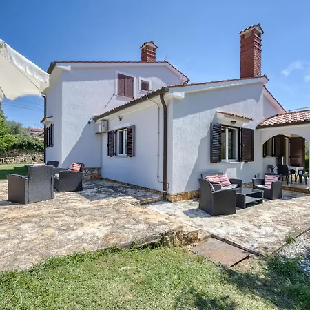 Pool House Robertino - Happy Holiday home