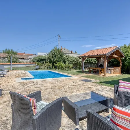 Pool House Robertino - Happy Holiday home